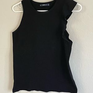 Zara black Knit Women’s Top w/ Ruffled Sleeve detail Size M classic minimalist